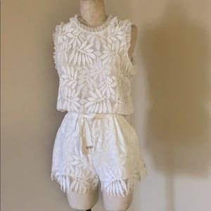 JUICY COUTURE SCORT Ivory Lace Flowery Detail